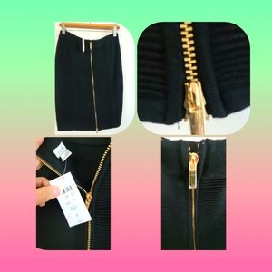 Cache Sweater  skirt sz M, NWT.  L 21.5